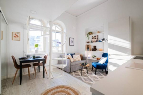 Central Lux Condo In Downtown
